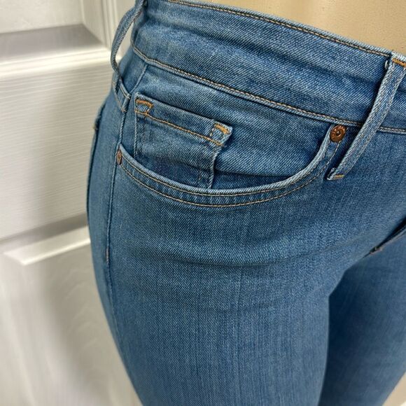 JOIE SKINNY JEANS.  - Picture 4 of 9